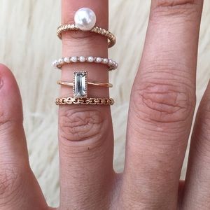 Set of 4 gold stackable rings